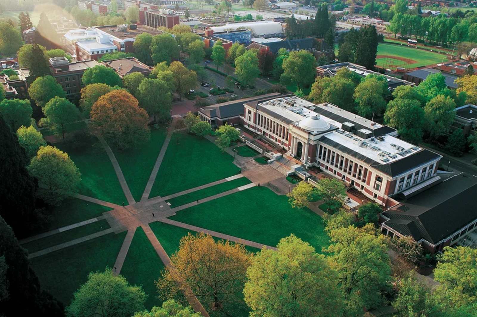 Oregon State University сургуулийн зураг