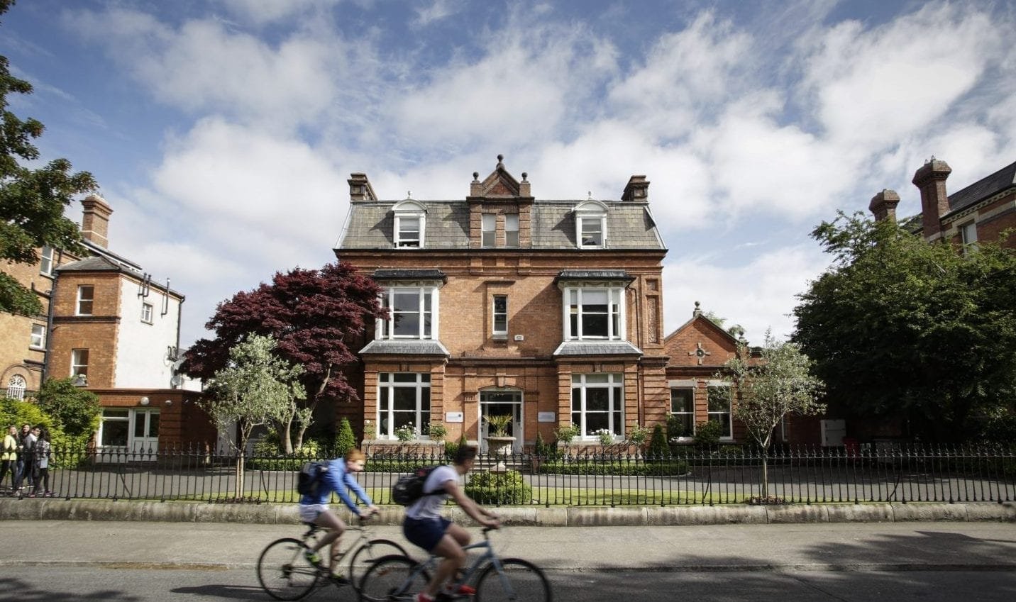 Emerald Cultural Institute-Dublin сургуулийн зураг